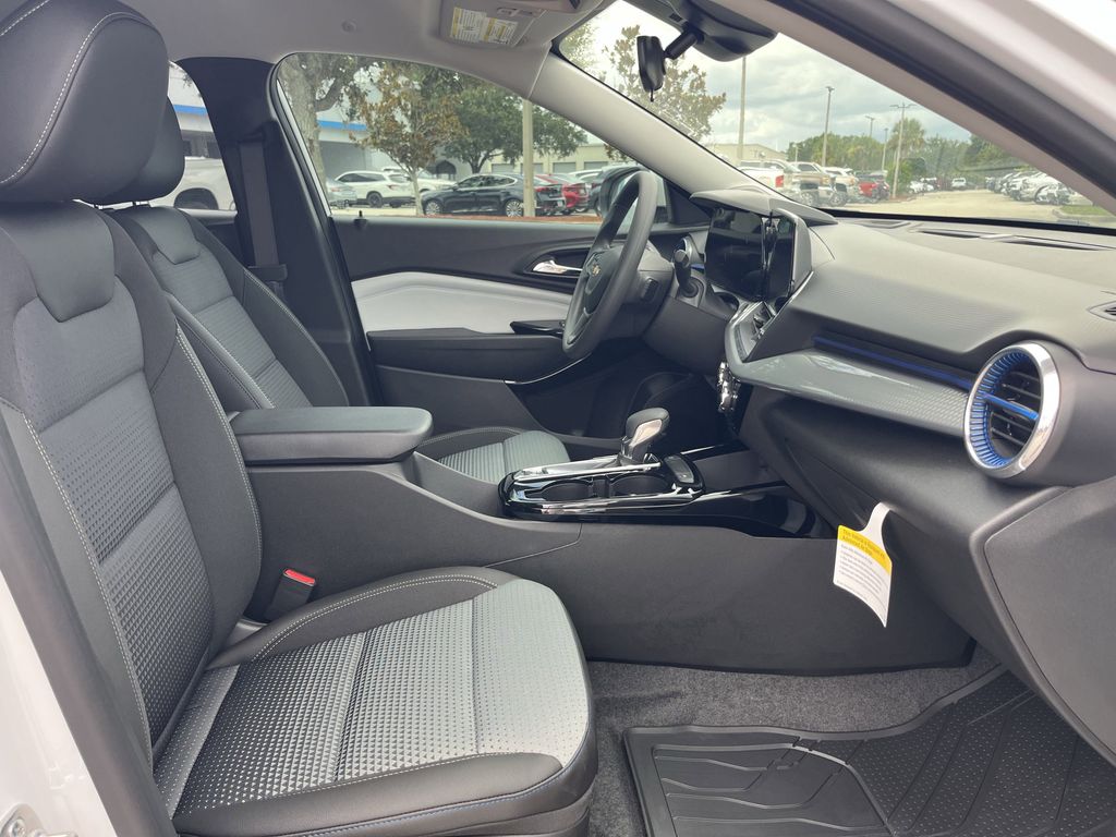 new 2025 Chevrolet Trax car, priced at $22,862