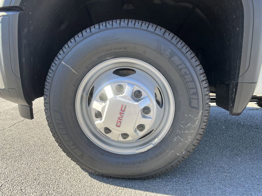 new 2025 GMC Sierra 3500HD car, priced at $48,443