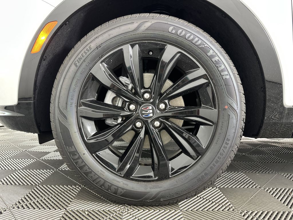new 2025 Buick Envista car, priced at $29,075