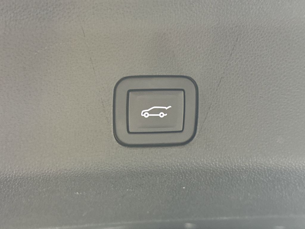used 2024 GMC Yukon XL car, priced at $71,103