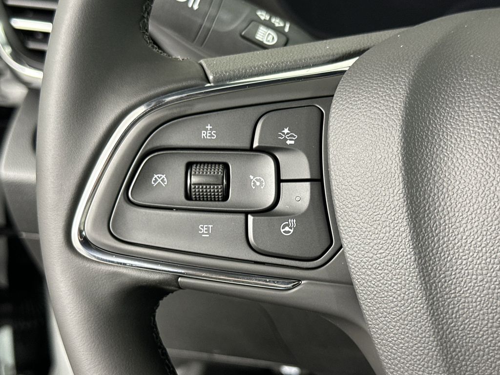 new 2025 Buick Envista car, priced at $26,880