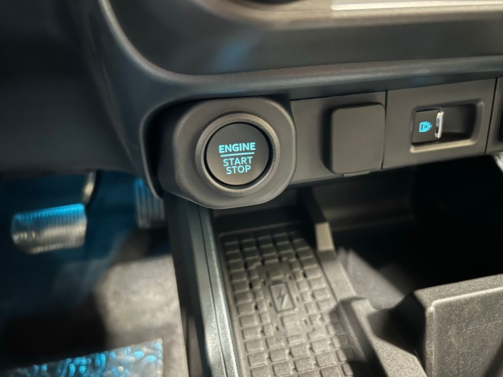 new 2025 Ford Maverick car, priced at $39,270