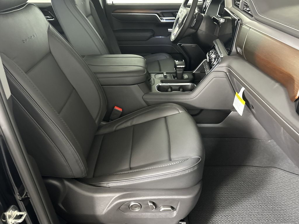 new 2025 GMC Sierra 1500 car, priced at $69,694