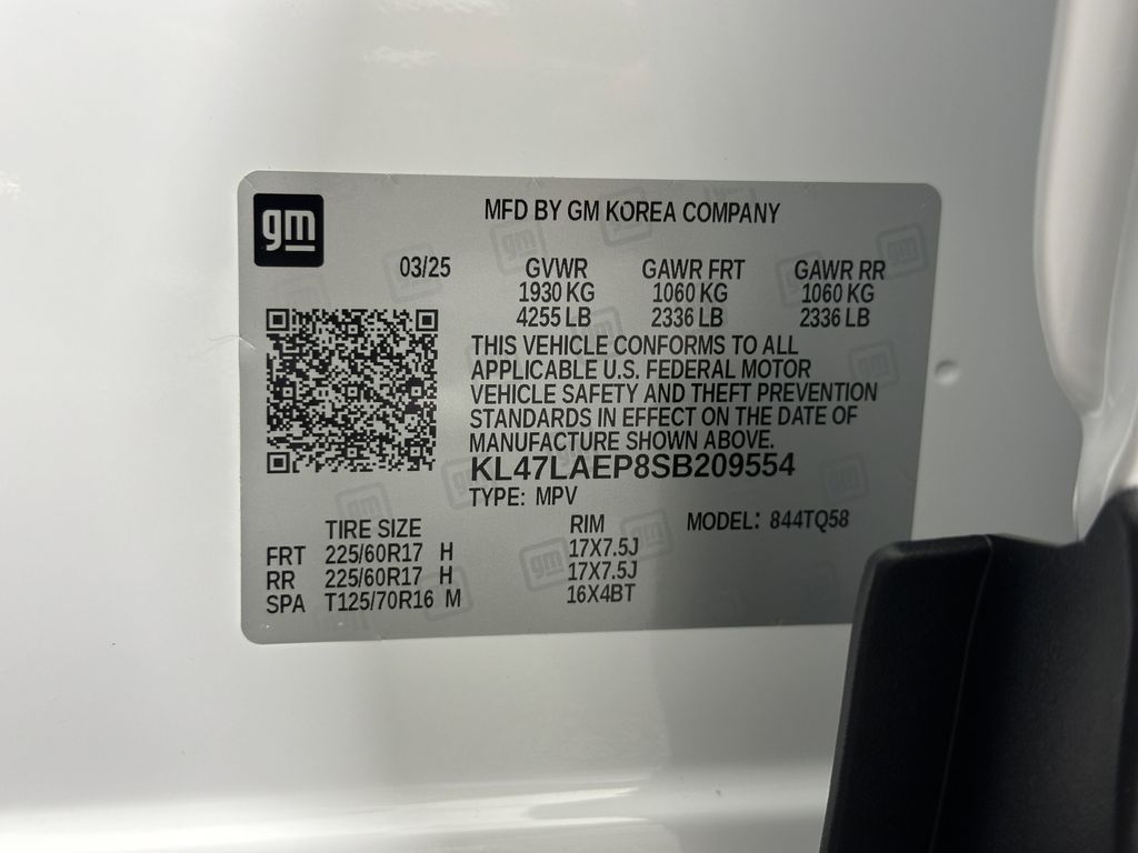 new 2025 Buick Envista car, priced at $26,880