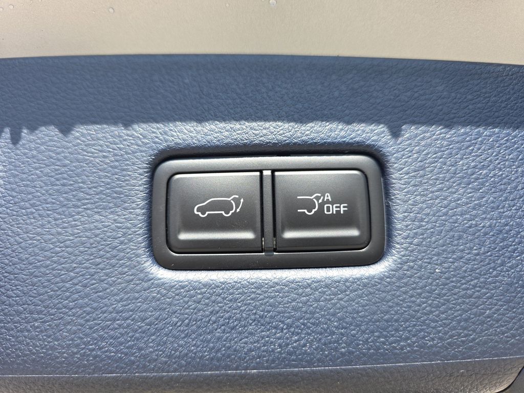 new 2026 Kia Carnival Hybrid car, priced at $47,799