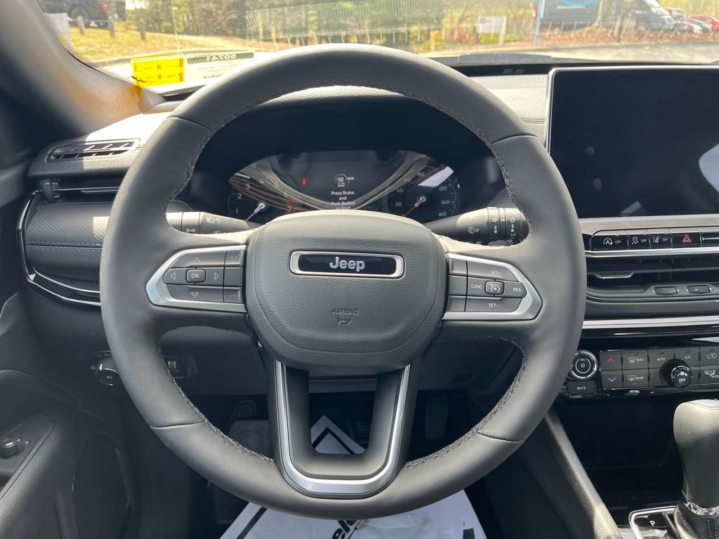 new 2025 Jeep Compass car, priced at $28,990