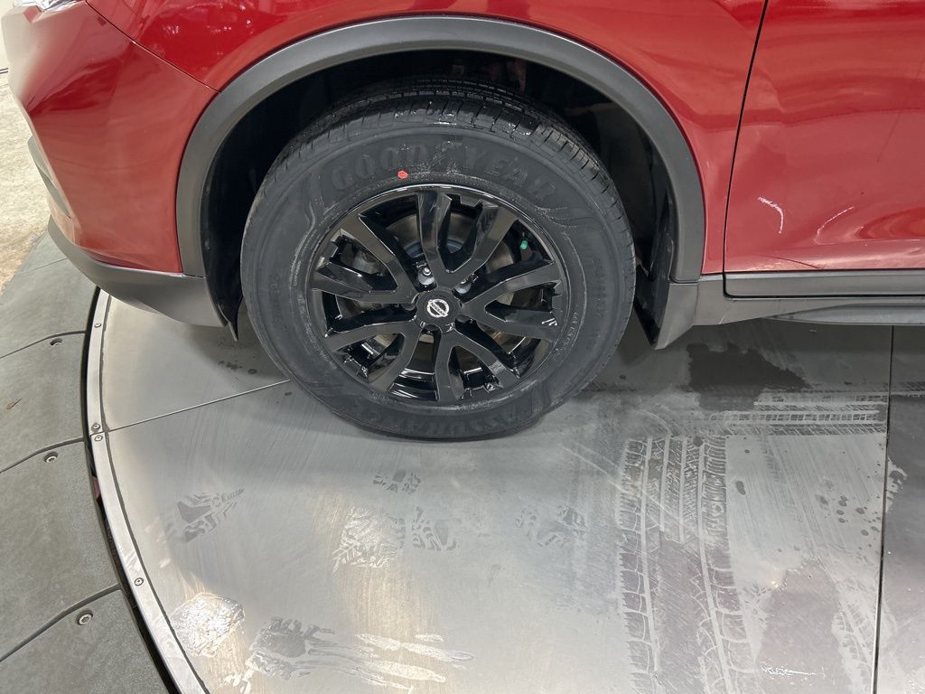 used 2019 Nissan Rogue car, priced at $17,957