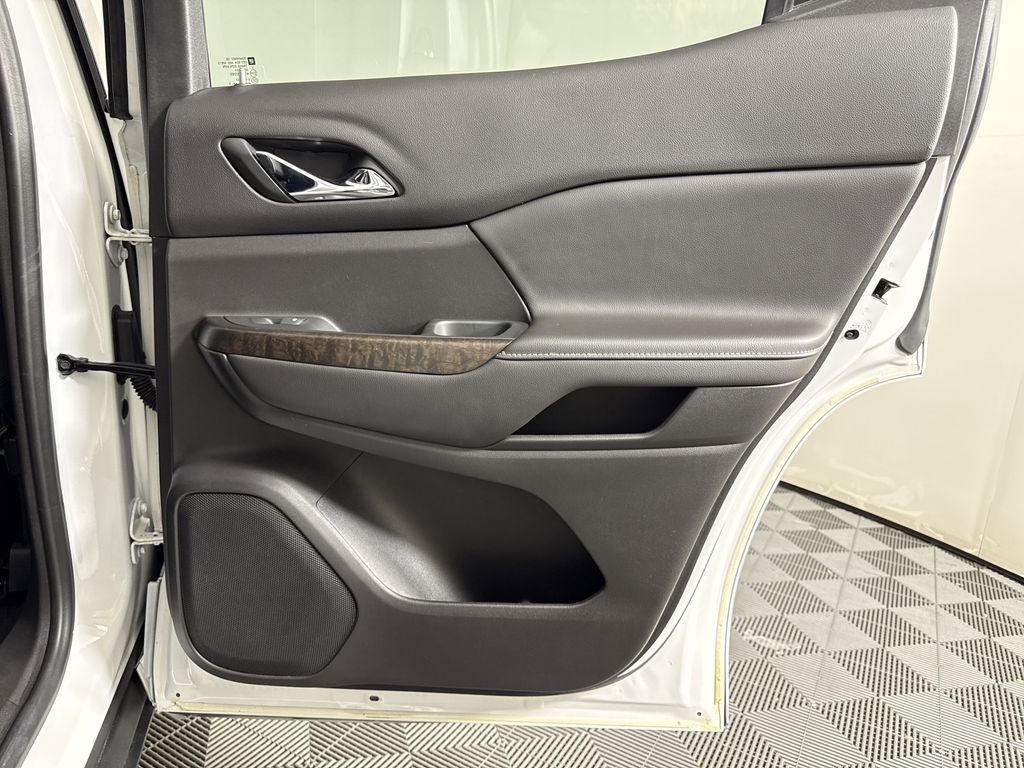 used 2022 GMC Acadia car, priced at $31,555