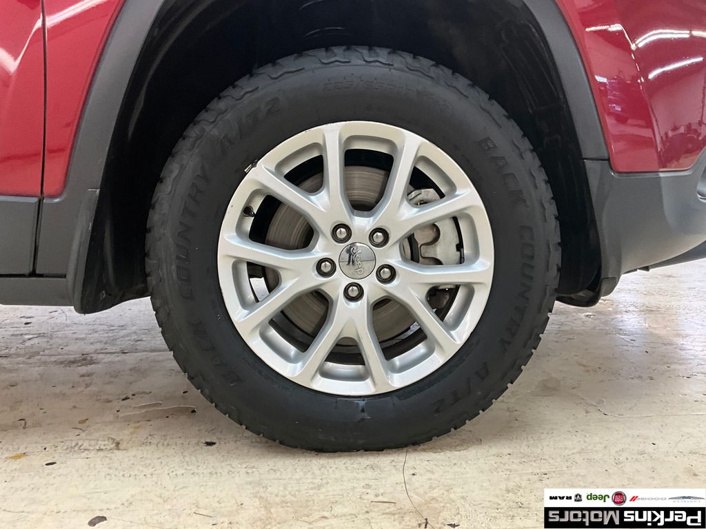 used 2014 Jeep Cherokee car, priced at $12,138