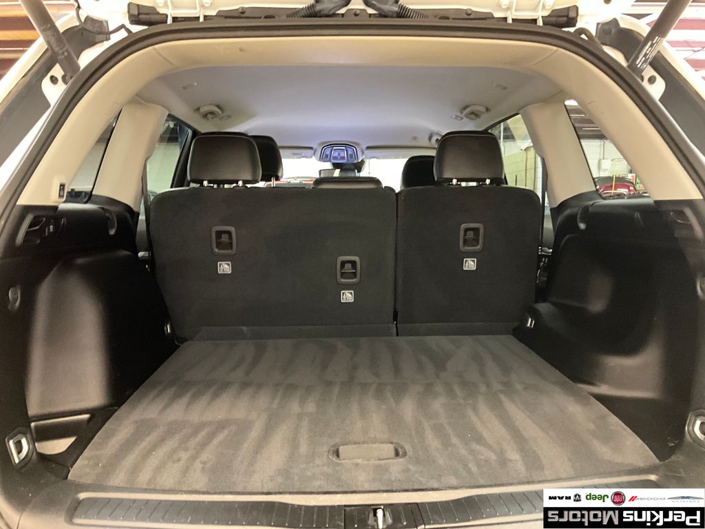 used 2023 Jeep Grand Cherokee car, priced at $30,489