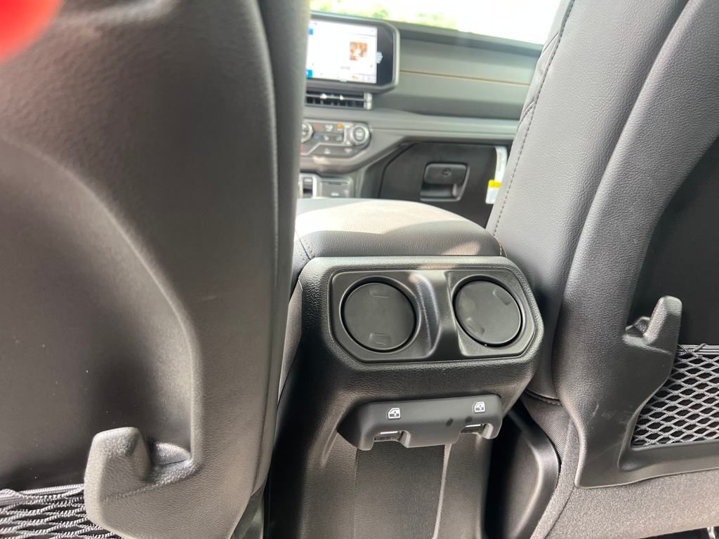 new 2025 Jeep Gladiator car, priced at $46,990