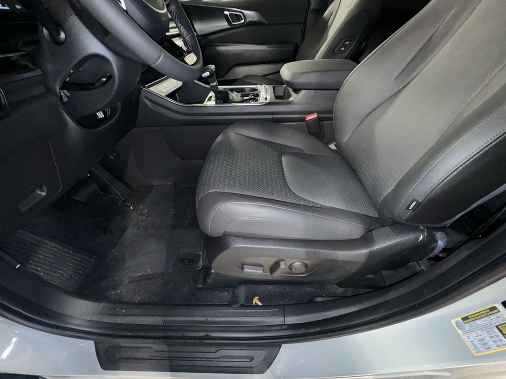 new 2025 Kia Carnival car, priced at $47,884
