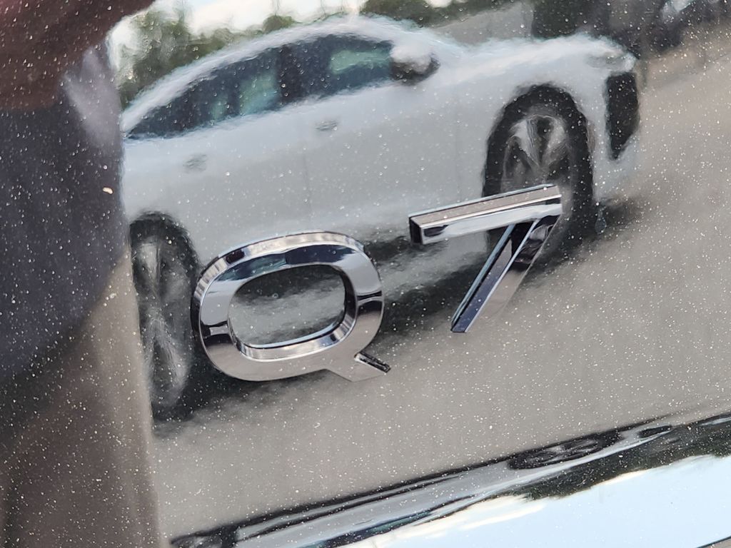 new 2025 Audi Q7 car, priced at $78,950