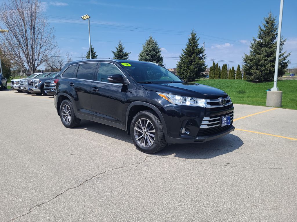 used 2019 Toyota Highlander car, priced at $29,986