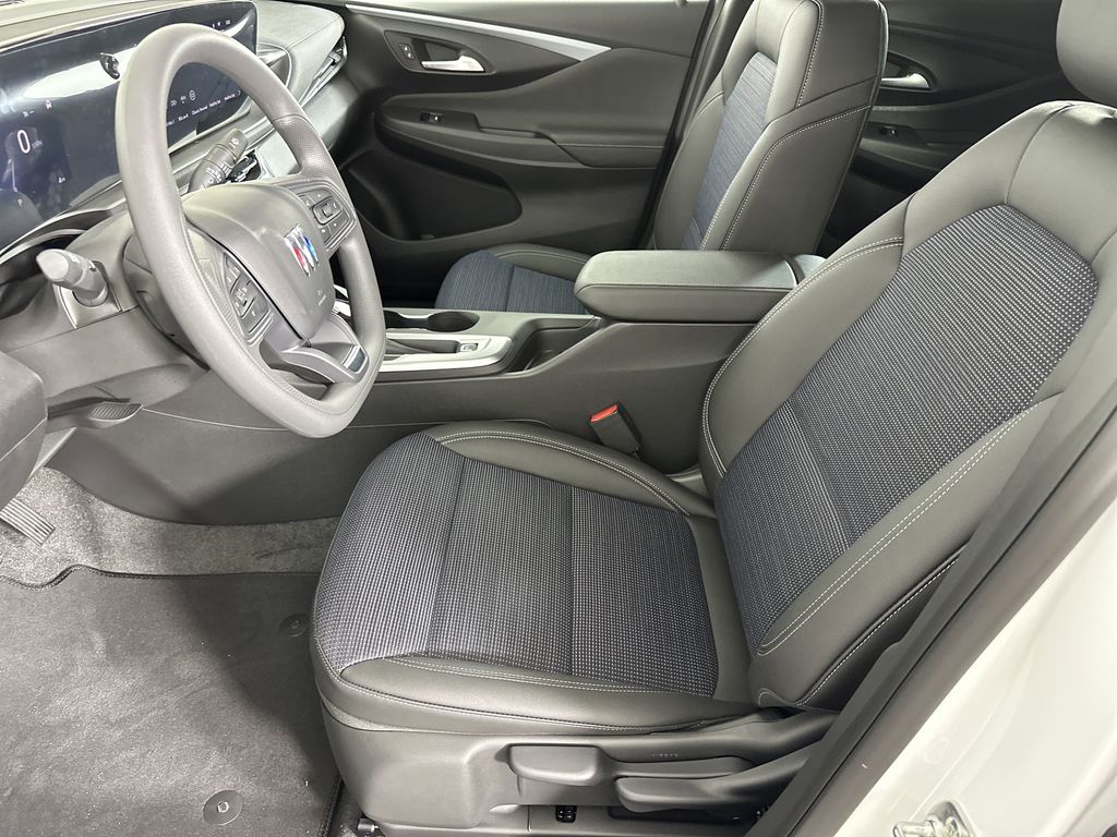new 2025 Buick Envista car, priced at $24,695