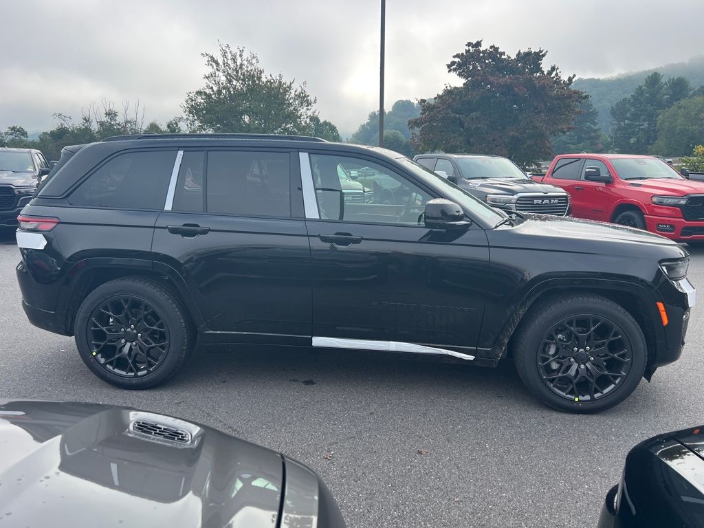 new 2025 Jeep Grand Cherokee car, priced at $64,990