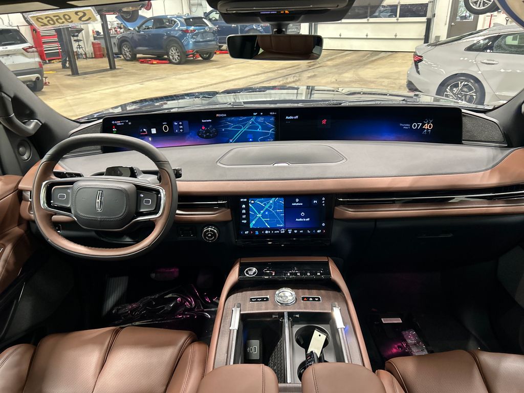 new 2025 Lincoln Navigator car, priced at $108,790