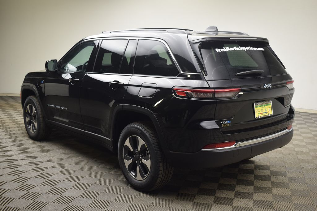 new 2025 Jeep Grand Cherokee car, priced at $52,304