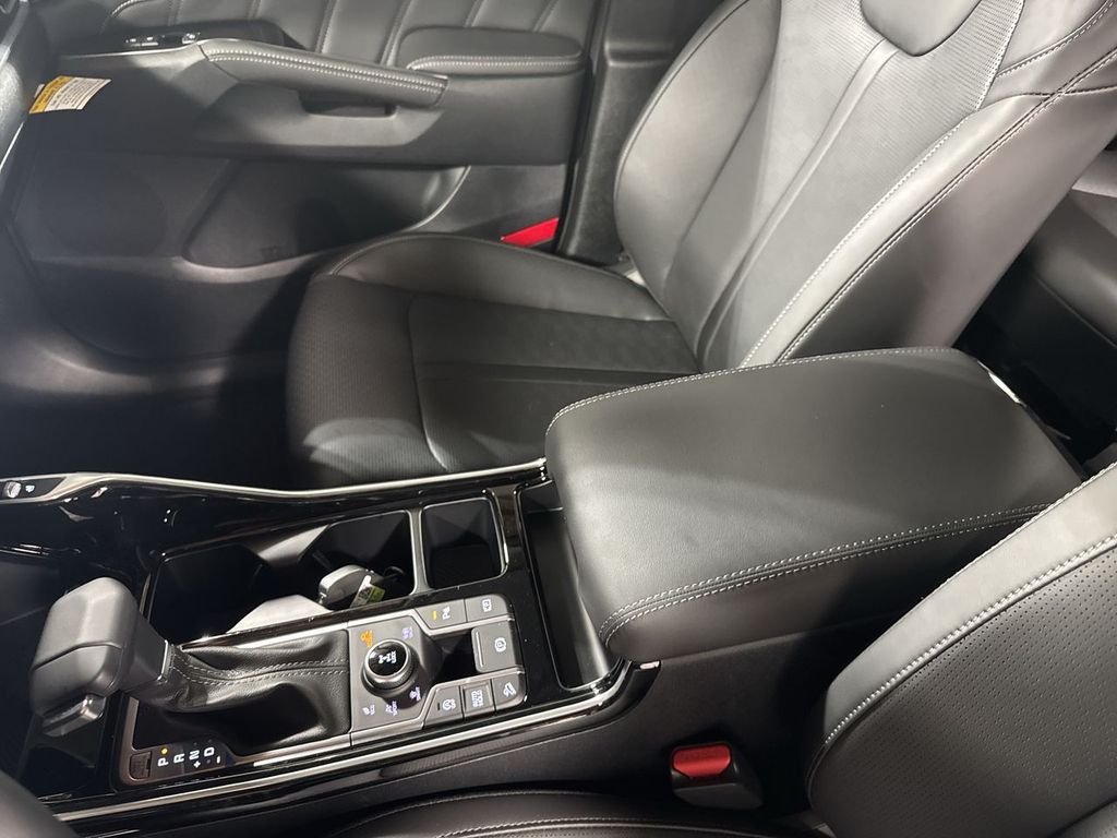new 2025 Kia Sorento car, priced at $43,564