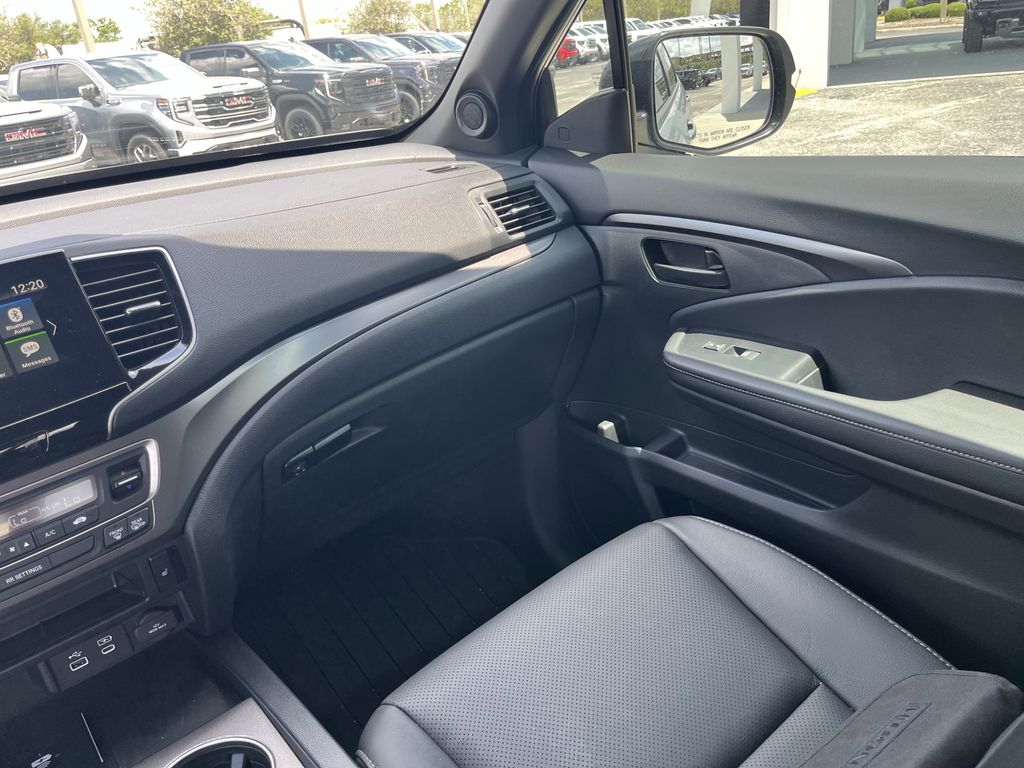 used 2025 Honda Passport car, priced at $38,991