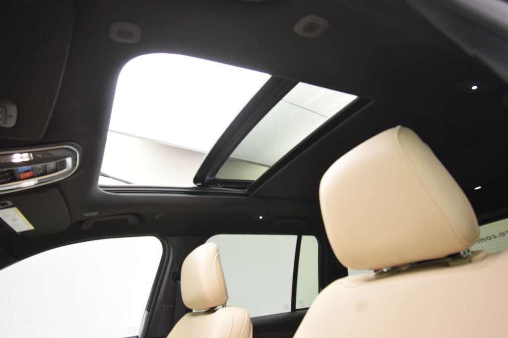 new 2025 Jeep Grand Cherokee car, priced at $49,254