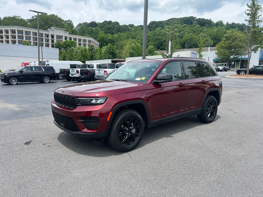 new 2025 Jeep Grand Cherokee car, priced at $38,990