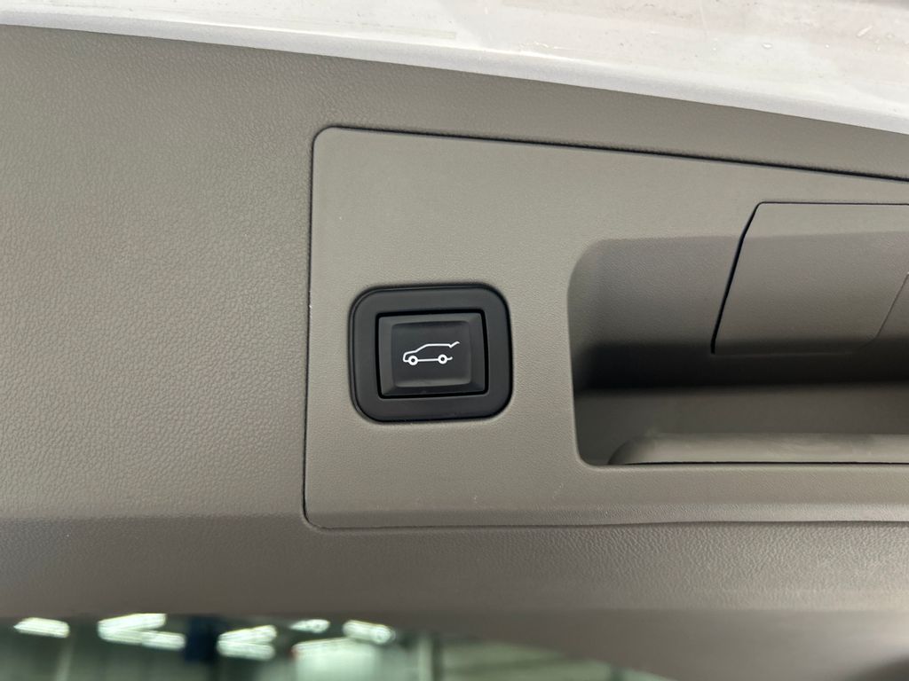 used 2020 Cadillac XT5 car, priced at $29,969