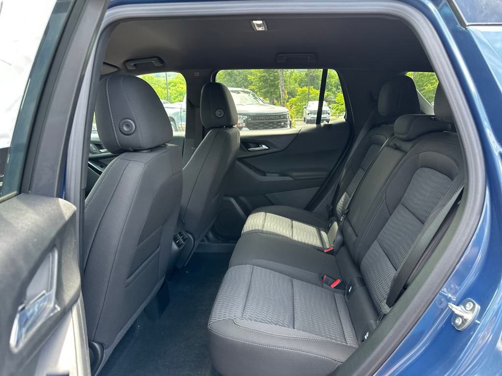 new 2026 Chevrolet Equinox car, priced at $31,995