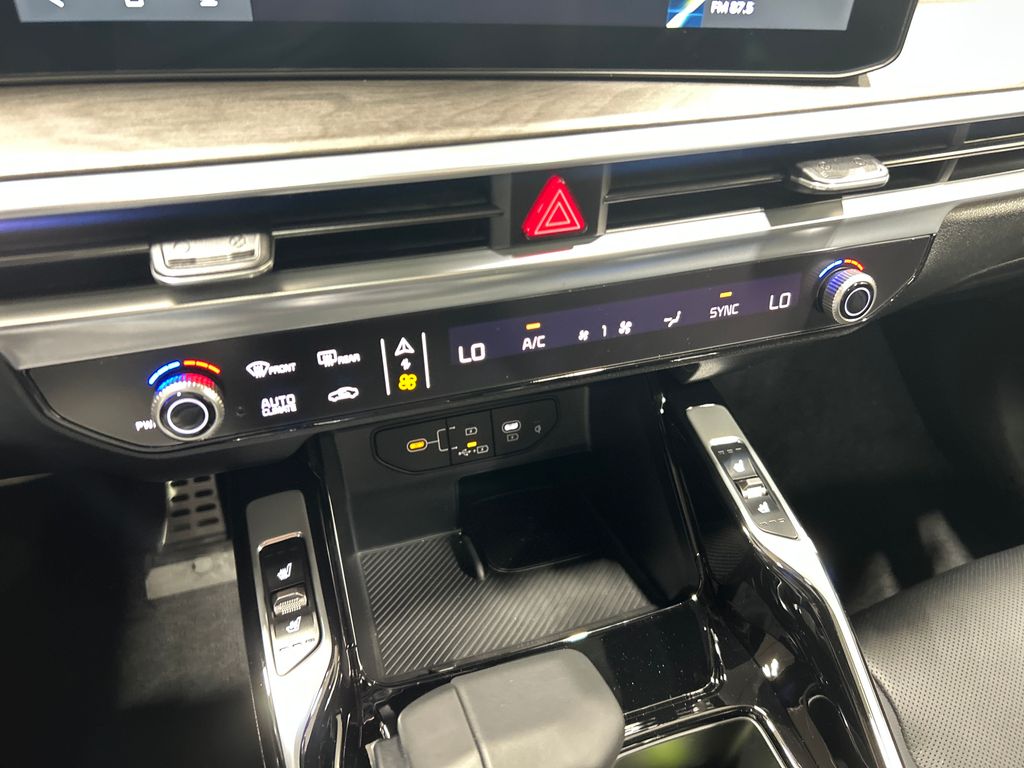 new 2025 Kia Sorento car, priced at $44,243