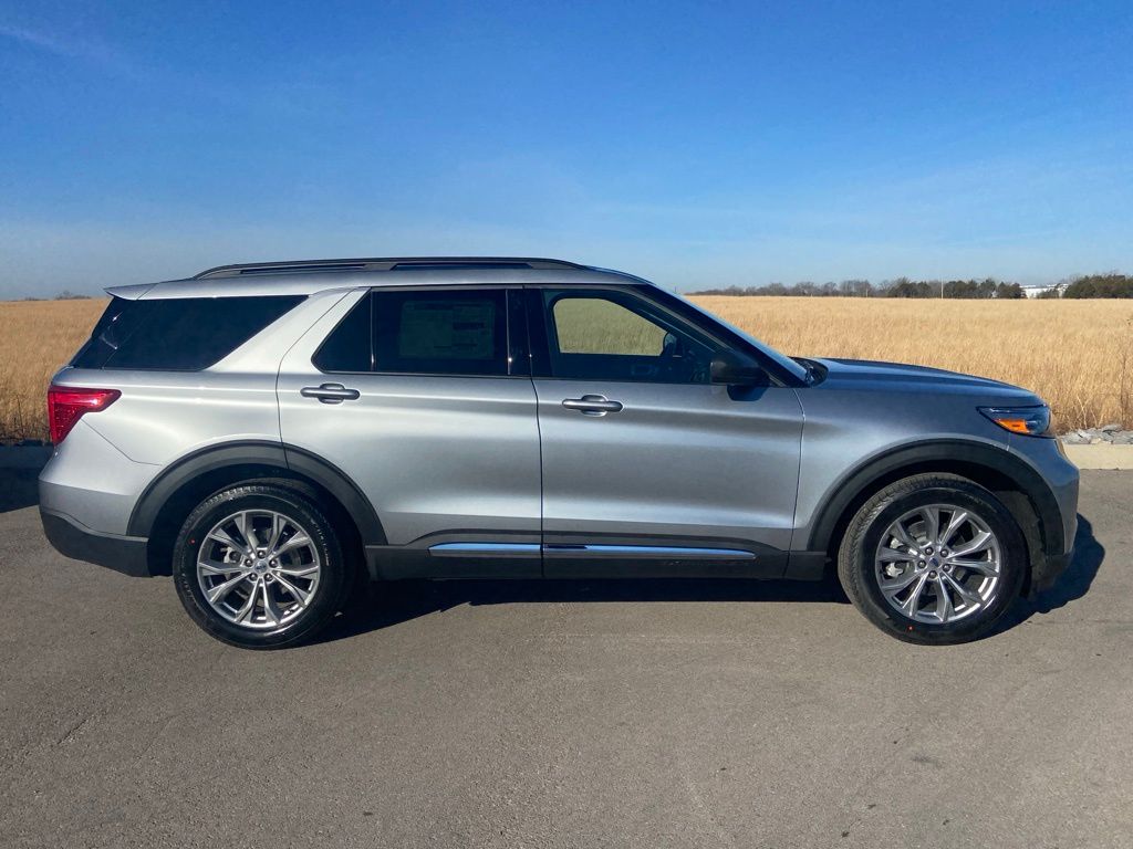 new 2024 Ford Explorer car, priced at $42,309