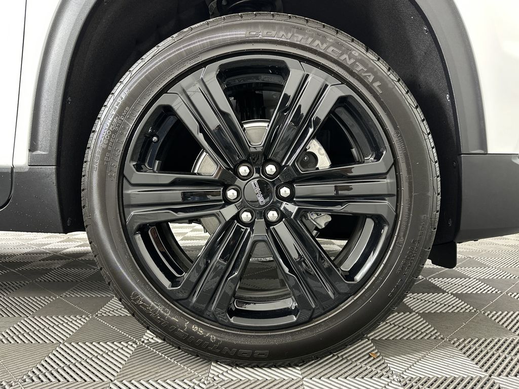new 2025 GMC Acadia car, priced at $50,129