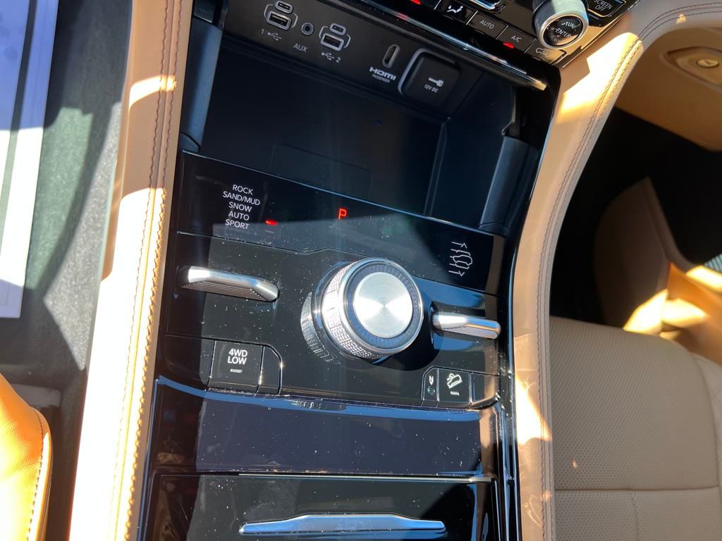 new 2025 Jeep Grand Cherokee car, priced at $66,990