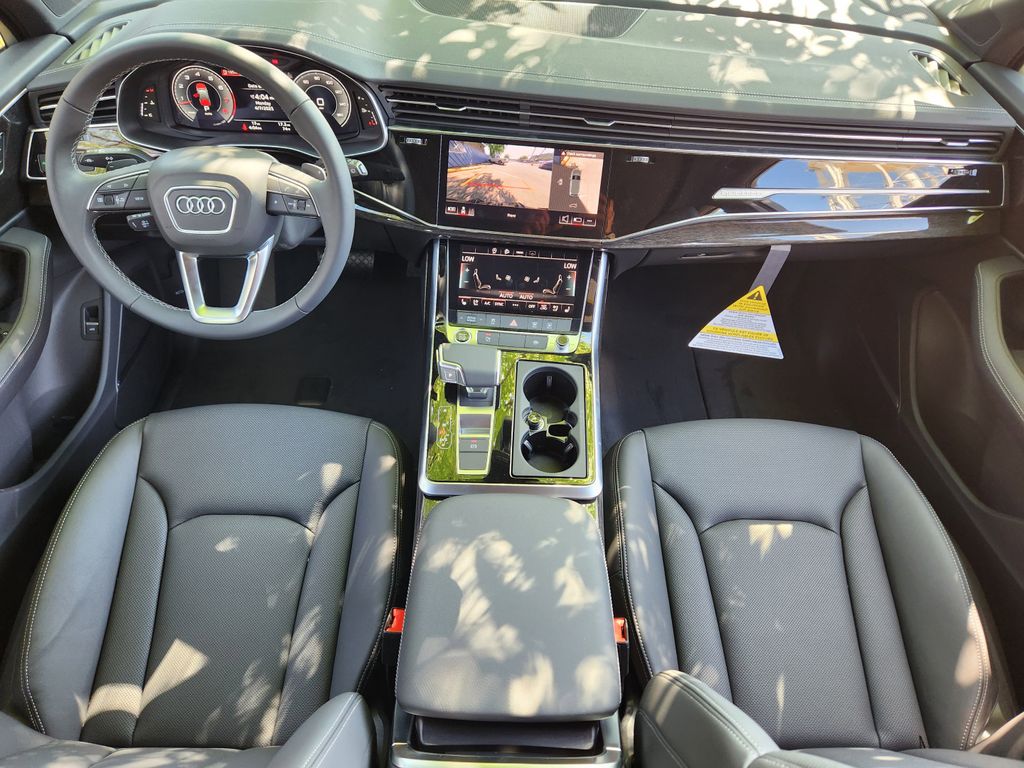 new 2025 Audi Q7 car, priced at $77,840