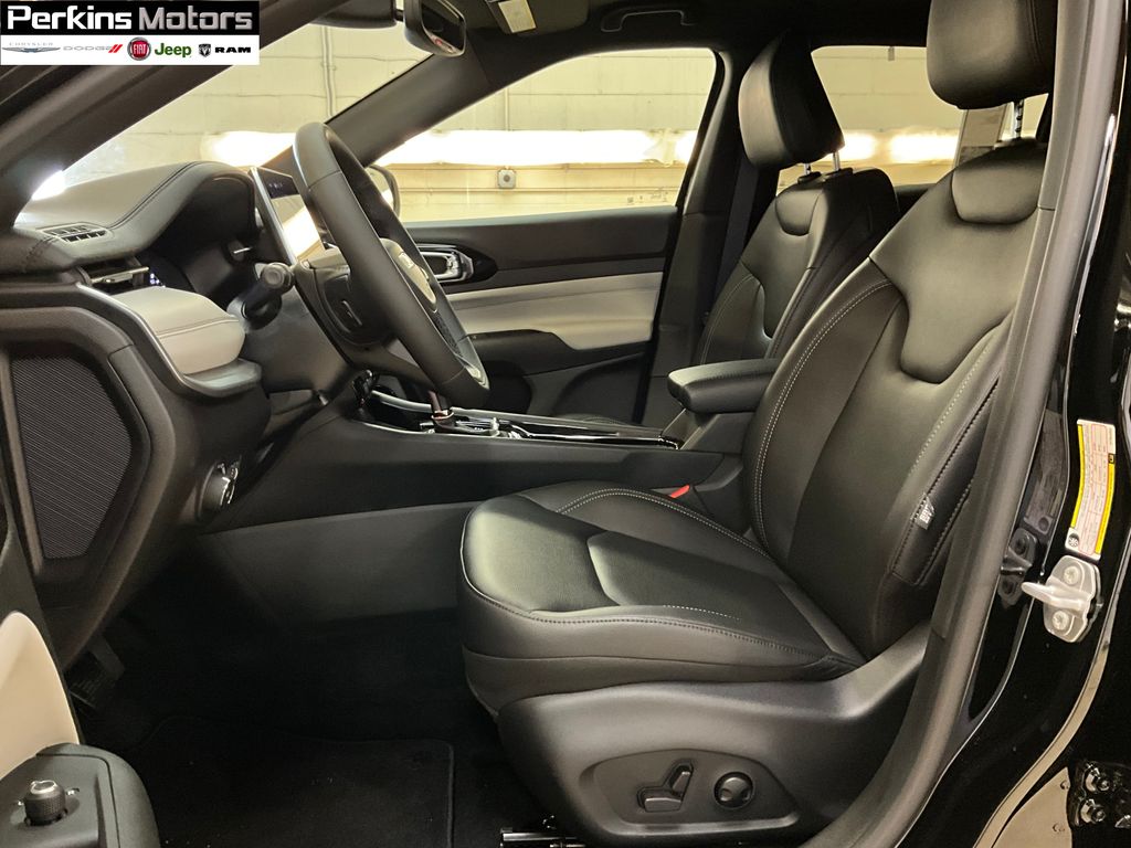 new 2025 Jeep Compass car, priced at $30,424