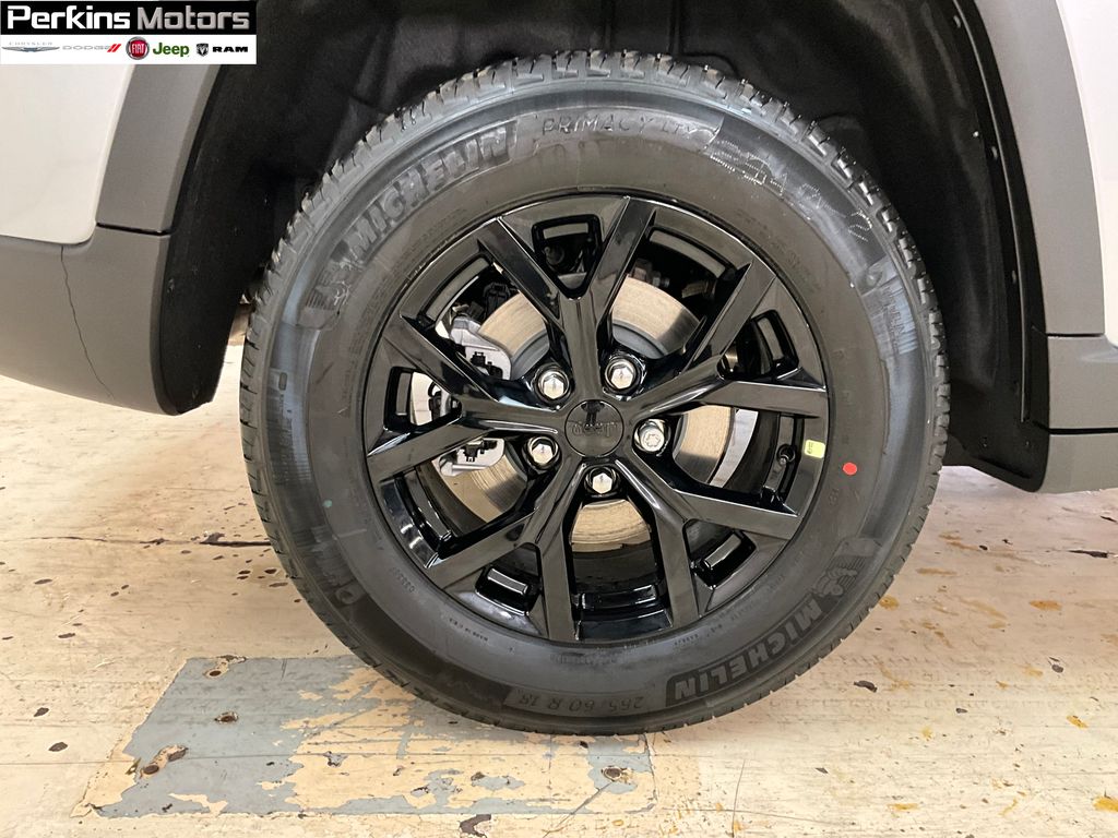 new 2025 Jeep Grand Cherokee car, priced at $43,994