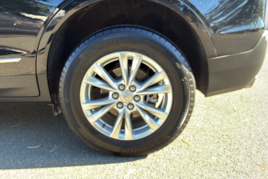 used 2024 Cadillac XT5 car, priced at $35,400