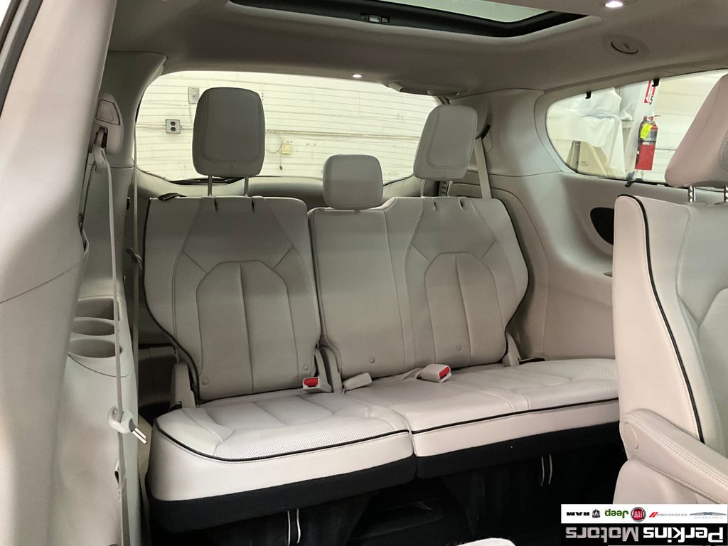 used 2018 Chrysler Pacifica Hybrid car, priced at $22,351