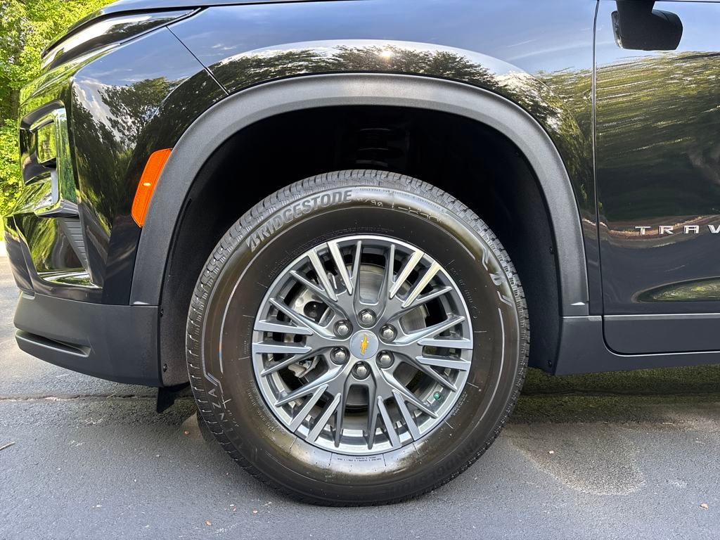 new 2025 Chevrolet Traverse car, priced at $44,695
