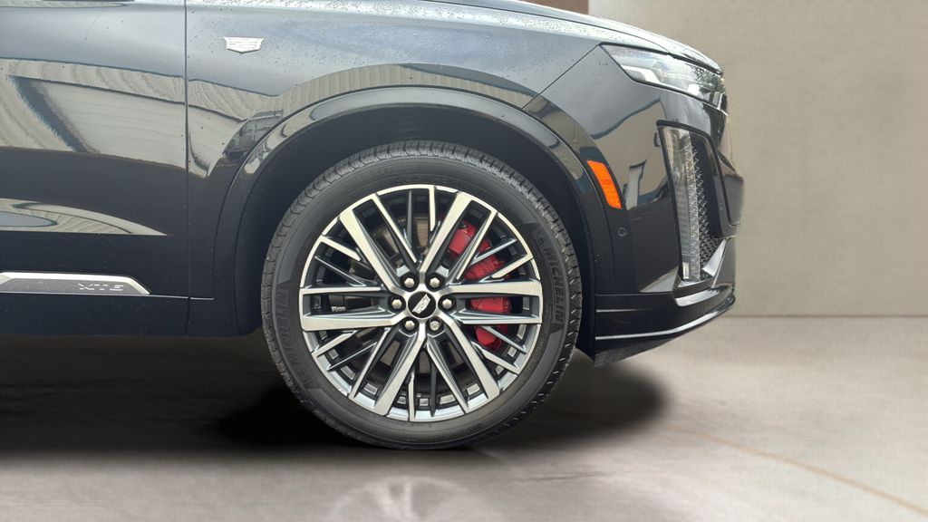 used 2022 Cadillac XT6 car, priced at $37,000