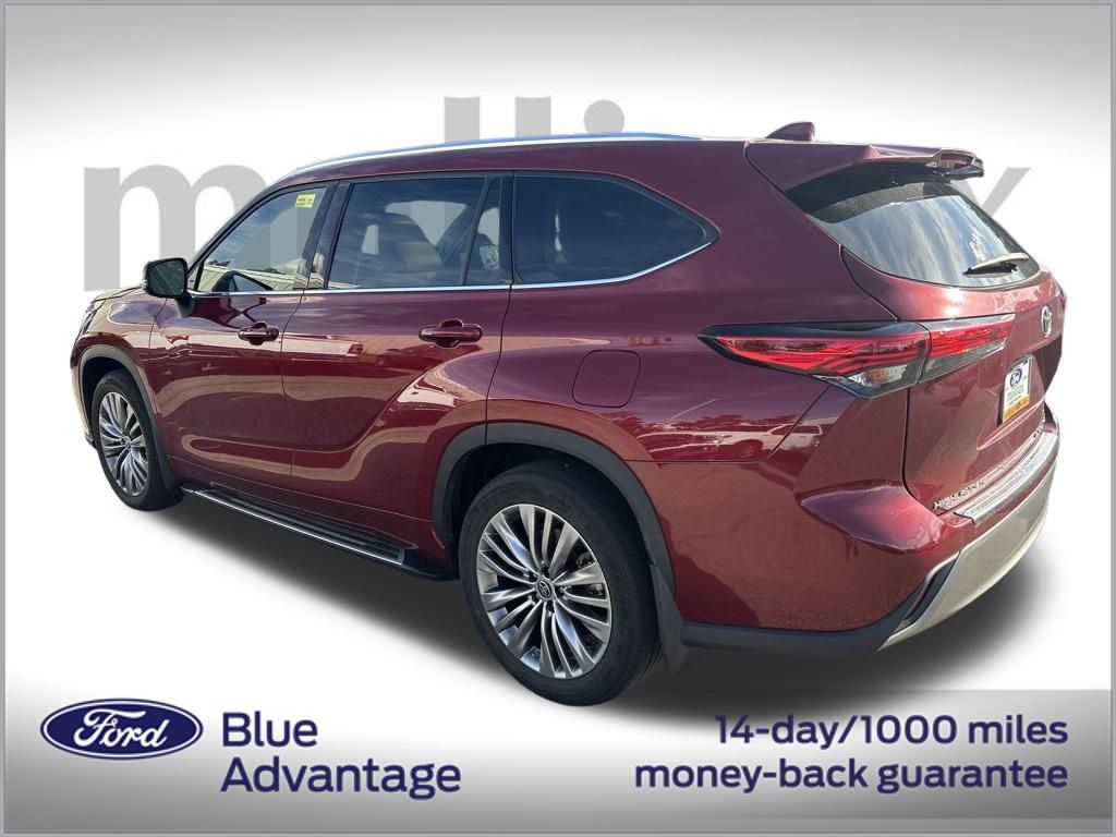 used 2021 Toyota Highlander car, priced at $35,300