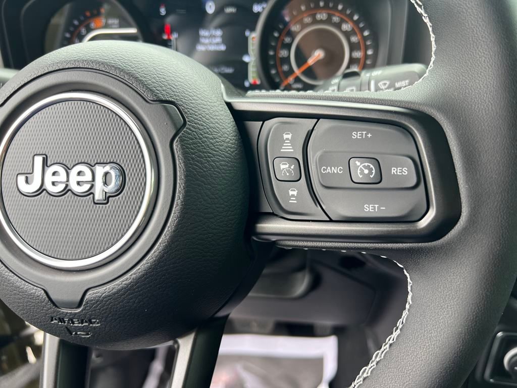 new 2025 Jeep Wrangler car, priced at $48,327