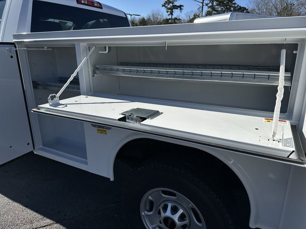 new 2025 GMC Sierra 2500HD car, priced at $49,388