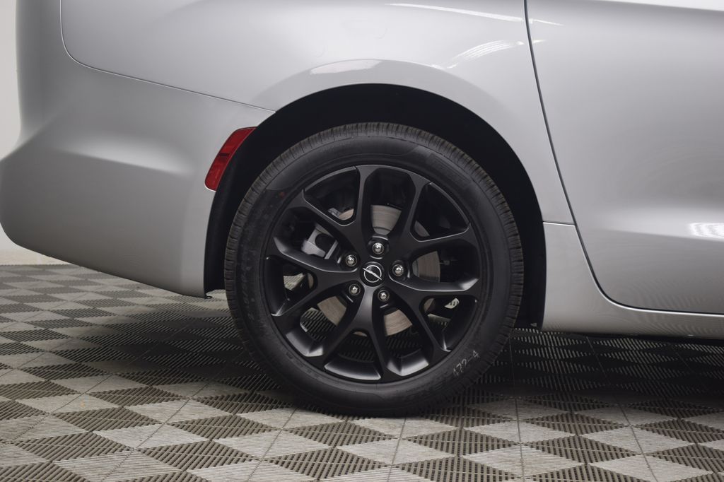 new 2026 Chrysler Pacifica car, priced at $56,460