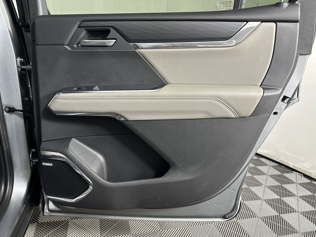 new 2025 GMC Acadia car, priced at $45,425