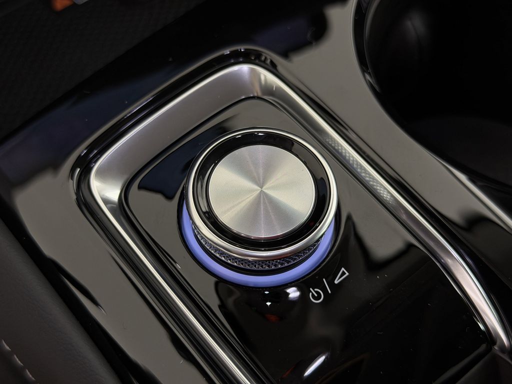 new 2025 Buick Envision car, priced at $39,240