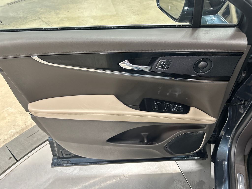 used 2022 Lincoln Nautilus car, priced at $35,794