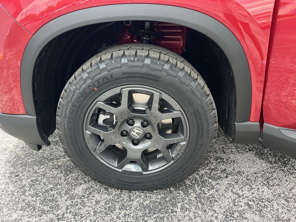 new 2025 Honda Pilot car, priced at $49,253