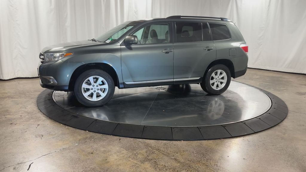 used 2013 Toyota Highlander car, priced at $14,992