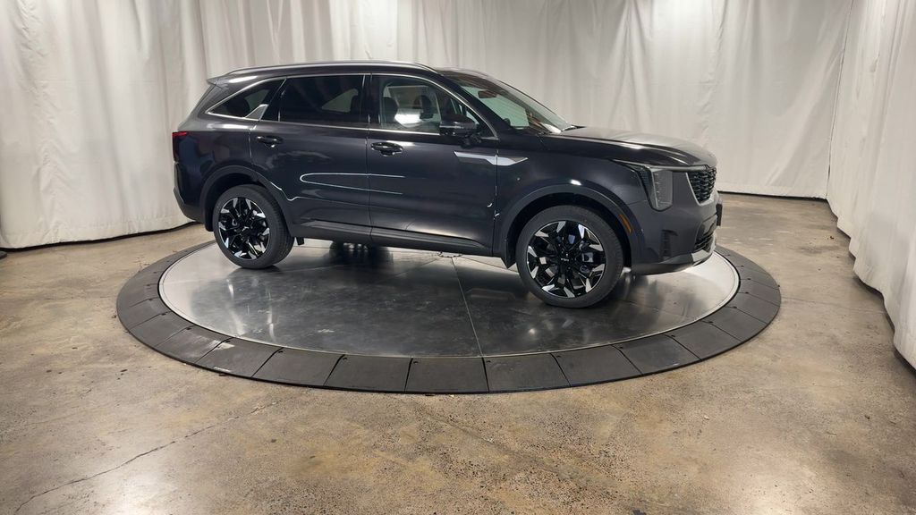 new 2025 Kia Sorento car, priced at $40,546