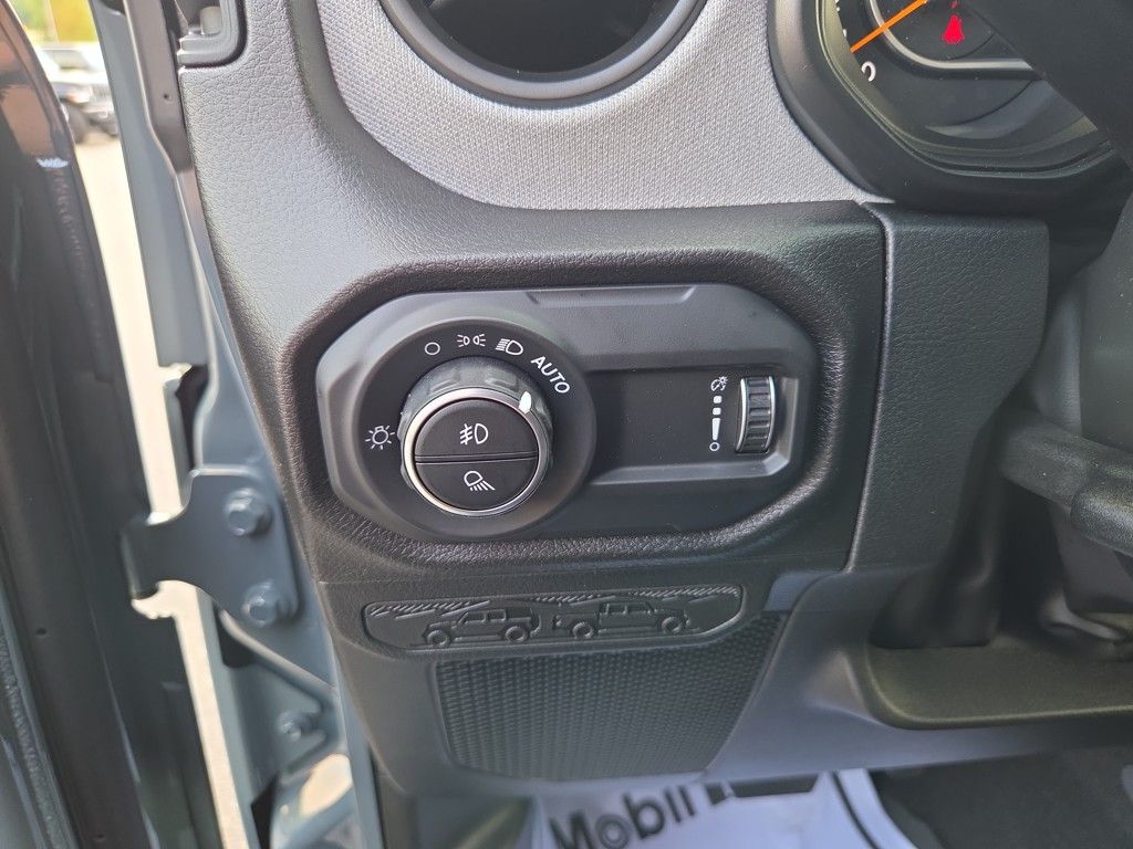 new 2025 Jeep Gladiator car, priced at $47,641